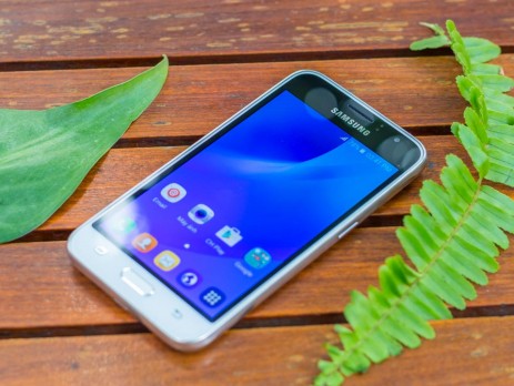 Galaxy J1 2016